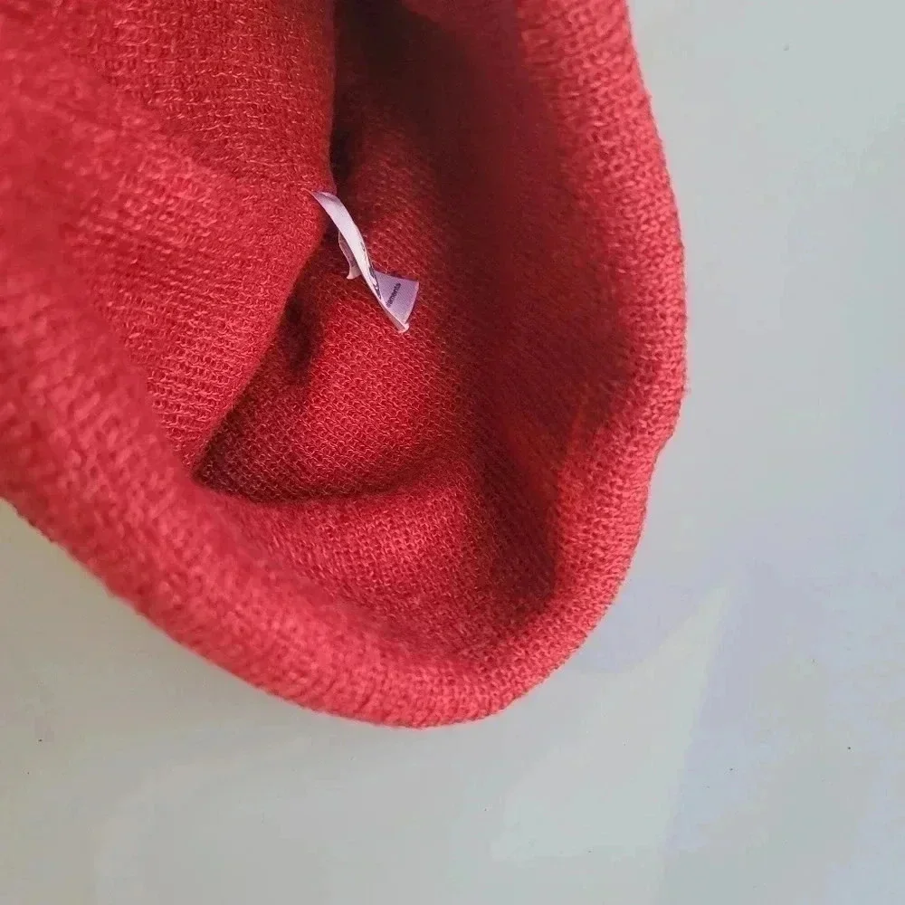 IT Pennywise Knit Beanie Hat Red Stretch Front Patch One Size